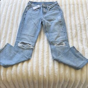 American Eagle Outfitters Light Blue Distressed Boyfriend Jeans

Size 00 Short